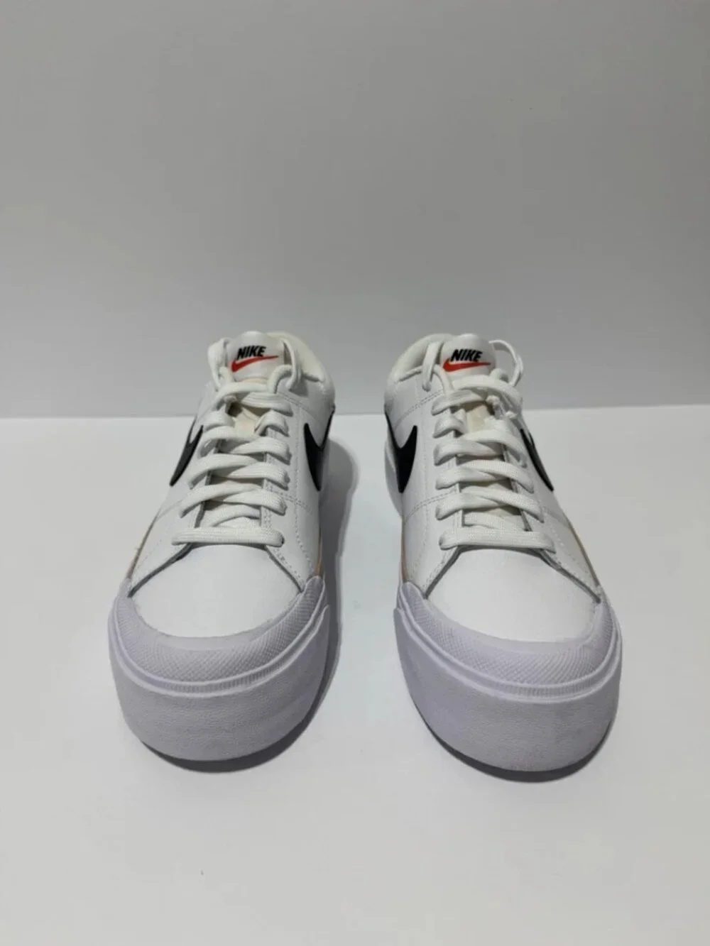Nike women’s court